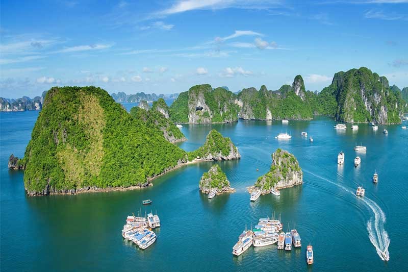 Hé lộ 'tour tỷ phú' trên vịnh Hạ Long